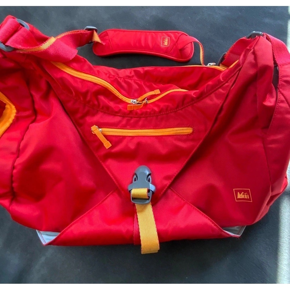 REI Messenger Bag Red Orange Large Shoulder Crossbody Travel Commuter Gorpcore